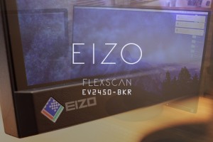 【レビュー】『EIZO FlexScan EV2450-BKR』導入！目に優しく正しい姿勢で作業できる満足度120%の液晶モニター