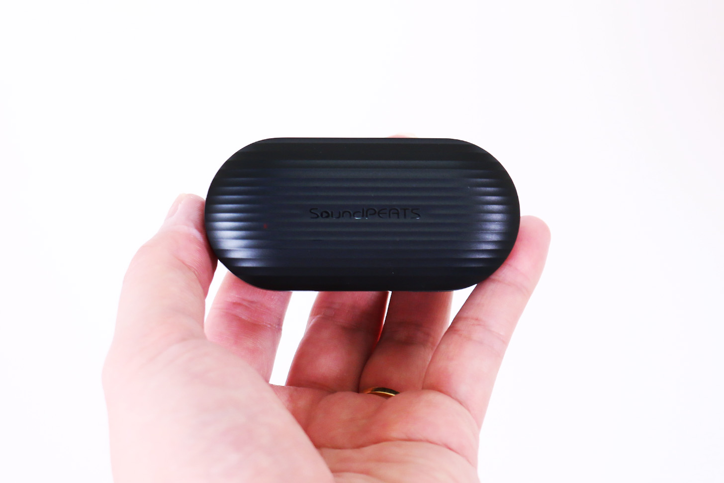 【レビュー】『SoundPEATS TrueFree+』軽量で持ち運びしやすい完全ワイヤレスイヤホン | MOOOII