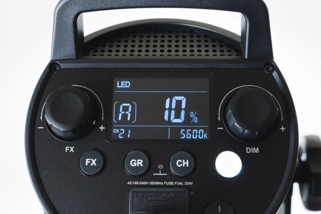 最も優遇の Godox SL200W II ビデオライトLEDランプ 200Ws 5600K 昼光バランス スタジオ撮影用のボーエンズマウントに適用  CRI96 TLCI97 8つのFXプリセットエフェクト